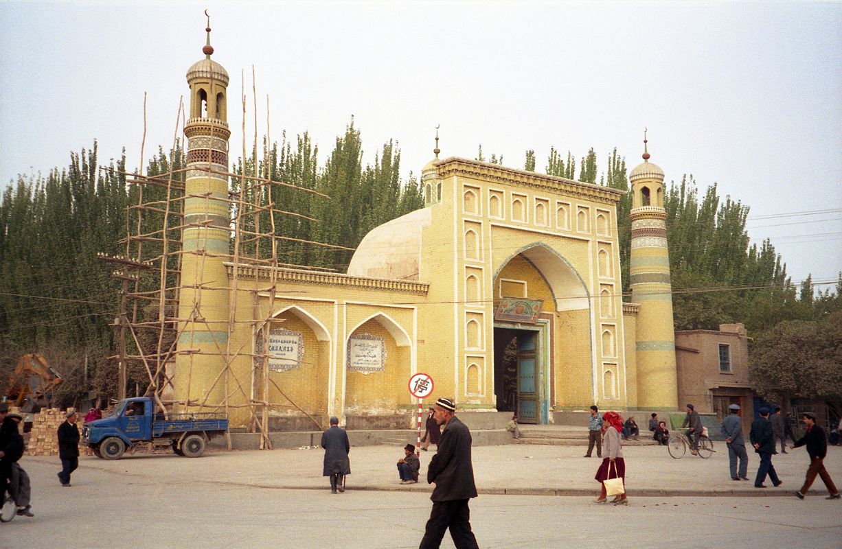 07 Kashgar Id Kah Mosque In 1993